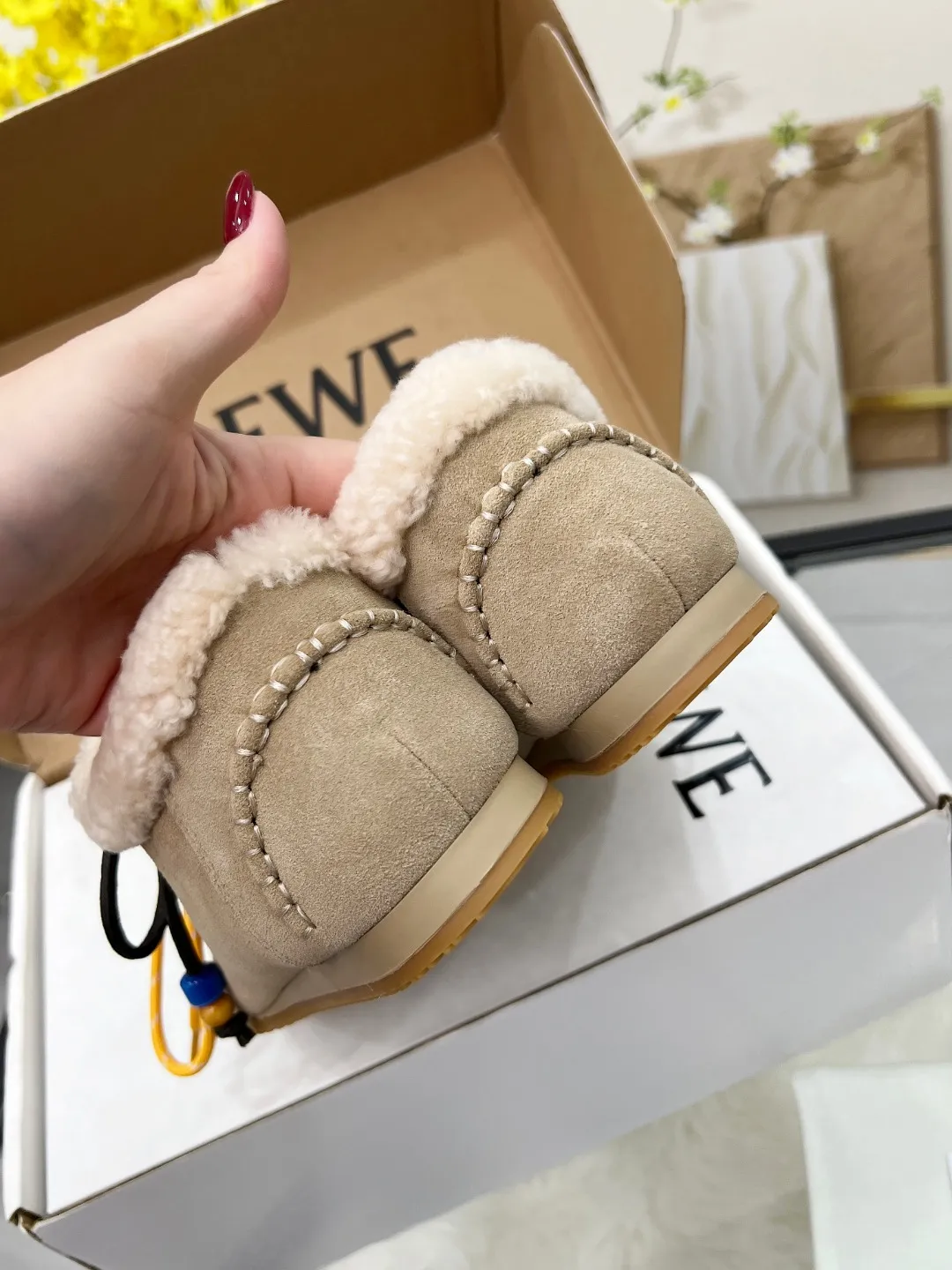 👟👟Ex-factory price 480👟👟 2025 autumn and winter Maoli new model, the same style as Wang Yibo! Kangaroo shoes, couple style Loewe Ballet Runner 2.0 sneakers, moral training shoes, new color matching retro series running shoes, standard size: 35–40